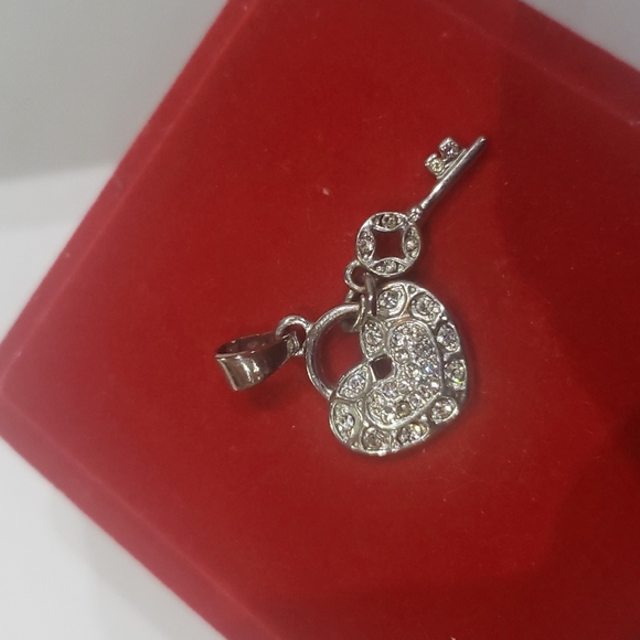 Pedant only ❤ & 🗝 - Picture 2 of 3